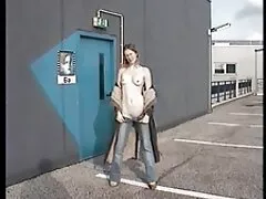Salope aux cheveux platine sex tape couple francais est un vrai arroseur