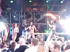 Douchey Stepson donne Hard Time & Cock sex amateur french à Stepma